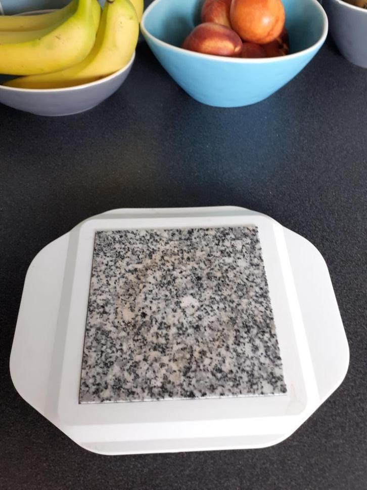Schotelverwarmer (door in micro-oven op te warmen), Huis en Inrichting, Keuken | Keukenbenodigdheden, Zo goed als nieuw, Ophalen of Verzenden