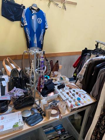 A vendre divers choses … beschikbaar voor biedingen