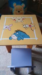 Kindertafel en 3 stoeltjes winnie the pooh, Kinderen en Baby's, Ophalen, Zo goed als nieuw, Tafel(s) en Stoel(en)
