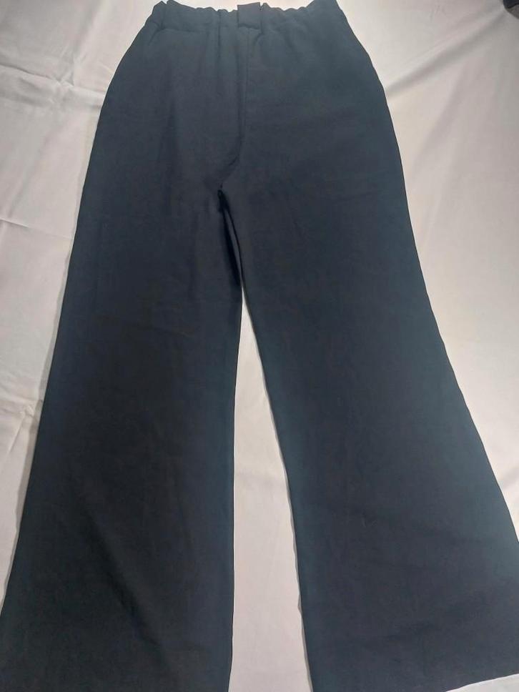 Pantalon fluide noir sans marque, Kleding | Dames, Broeken en Pantalons, Zo goed als nieuw, Maat 38/40 (M), Zwart, Lang, Ophalen of Verzenden