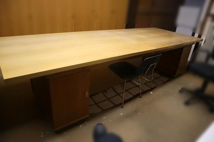 Bureau 03 met laden 336cm/122cm hoogte 78cm, Huis en Inrichting, Bureaus, Gebruikt, Bureau, Ophalen