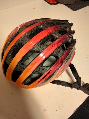 S works prevail 2 helm beschikbaar voor biedingen