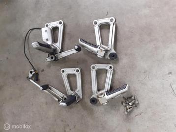Voetsteunen steps brackets duo steunen SS Supersport pedalen beschikbaar voor biedingen