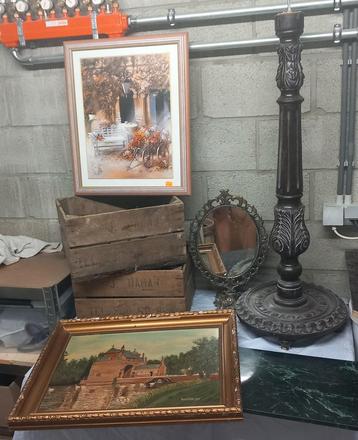 Lot de brocante  disponible aux enchères