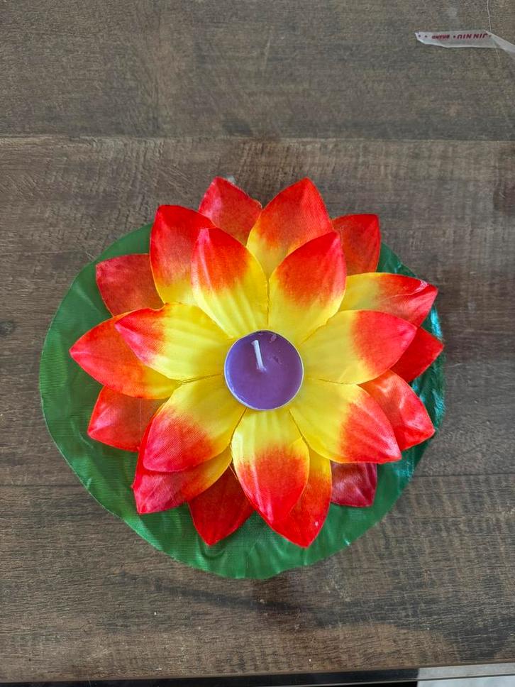 Drijvende Lotusbloemen met theelicht, Tuin en Terras, Tuinwanddecoratie, Nieuw, Ophalen of Verzenden