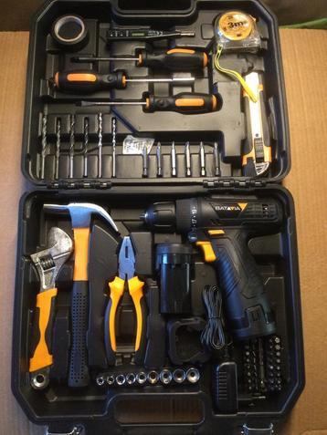 Gereedschapskoffer met boormachine 12 volt 2 Batt  beschikbaar voor biedingen