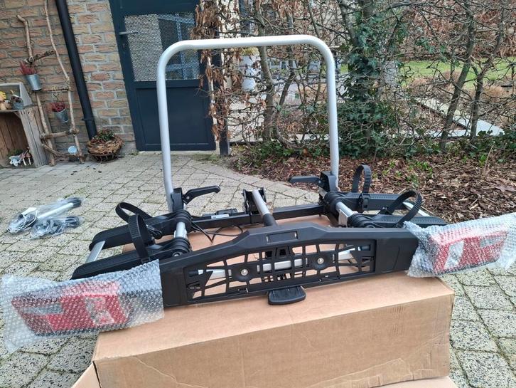 BMW fietsendrager Pro 3.0 NIEUW, Auto diversen, Fietsendragers, Nieuw, Trekhaakdrager, 2 fietsen, Brede banden, Elektrische fiets