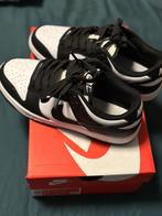 Nike dunks low 1, Sport en Fitness, Basketbal, Schoenen, Zo goed als nieuw, Verzenden