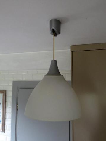 Hanglamp wit melkglas beschikbaar voor biedingen