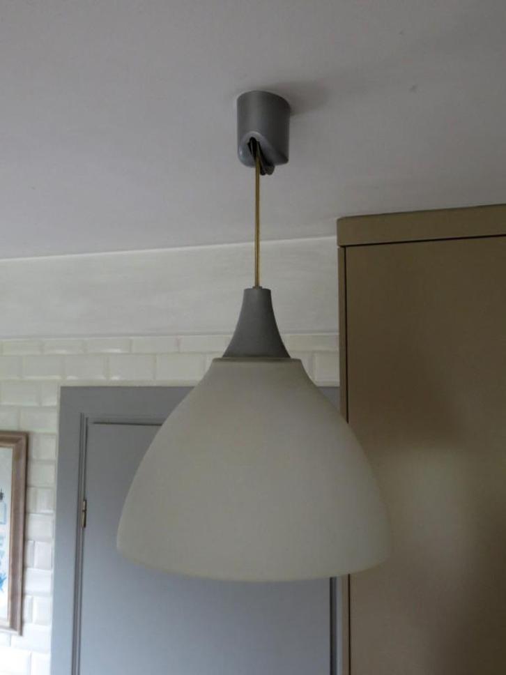 Hanglamp wit melkglas, Huis en Inrichting, Lampen | Hanglampen, Gebruikt, 50 tot 75 cm, Glas, Kunststof, Ophalen of Verzenden