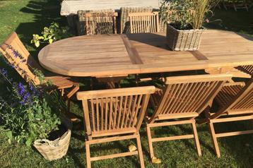 Uitschuifbare tuintafel in teak beschikbaar voor biedingen