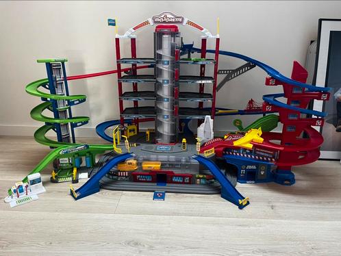 Majorette super city garage, Kinderen en Baby's, Speelgoed | Racebanen, Gebruikt, Ophalen
