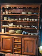 Oude buffetkast met veel bergruimte., Huis en Inrichting, Kasten | Buffetkasten, Ophalen