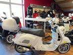 Vespa GTS Super Tech 300 inclus kit top case CM273384 + 6065, Motoren, Scooter, 300 cc, Bedrijf, 1 cilinder