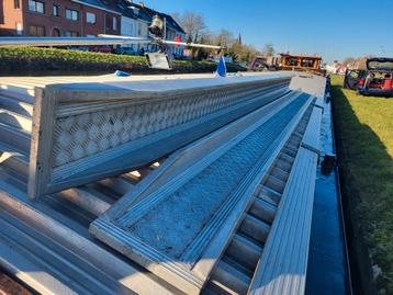 Oprijplaten 6 meter oprijplanken loopplank beschikbaar voor biedingen