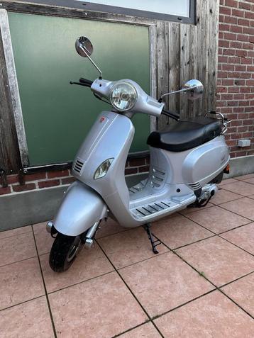 Vespa look Benda Benson 125cc beschikbaar voor biedingen