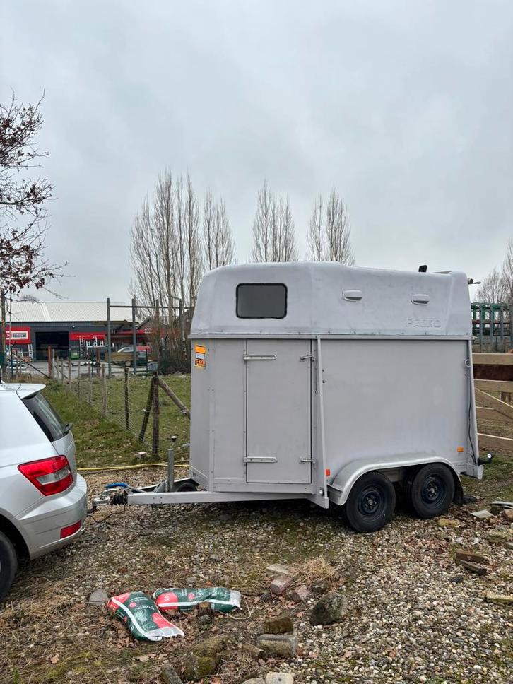 Remorque pour 2 chevaux en très bon état, Animaux & Accessoires, Chevaux & Poneys | Semi-remorques & Remorques, Comme neuf, Remorque 2 chevaux