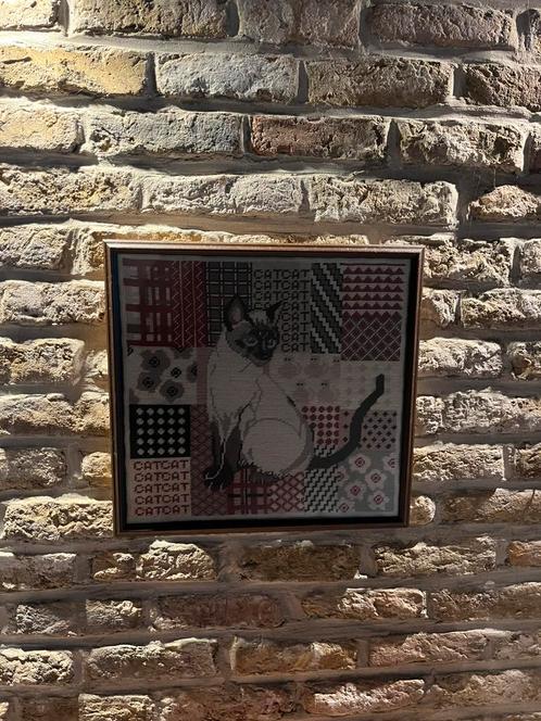 Borduurwerk – Kat in grafisch patroon, Antiek en Kunst, Kunst | Schilderijen | Klassiek, Ophalen of Verzenden