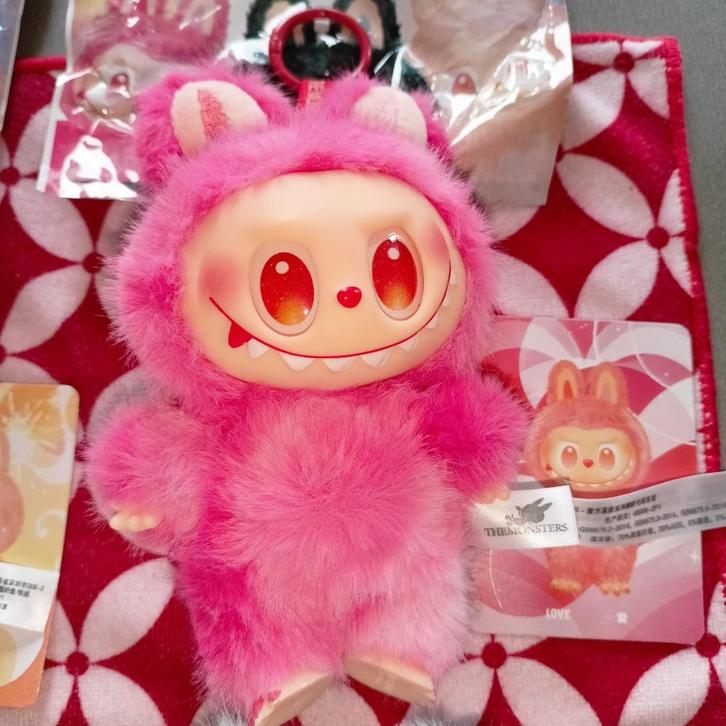 Peluche Labubu  rose, Collections, Ours & Peluches, Neuf, Ours en tissus, Autres marques, Enlèvement
