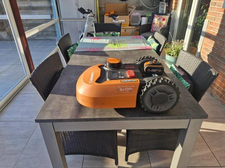 Tondeuse Robot Worx 143E, Tuin en Terras, Robotmaaiers, Zo goed als nieuw, Ophalen