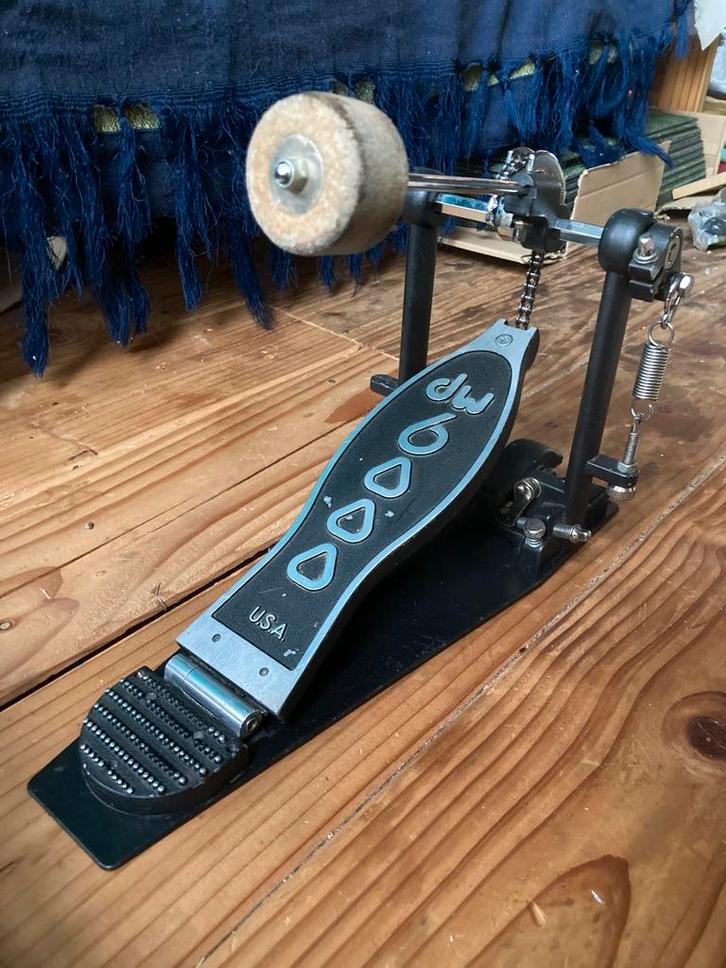 DW 6000 BASSDRUM PEDAAL +YAMAHA DRUMKRUKv +TOM MOUNT+BRACKET, Muziek en Instrumenten, Drumstellen en Slagwerk, Zo goed als nieuw