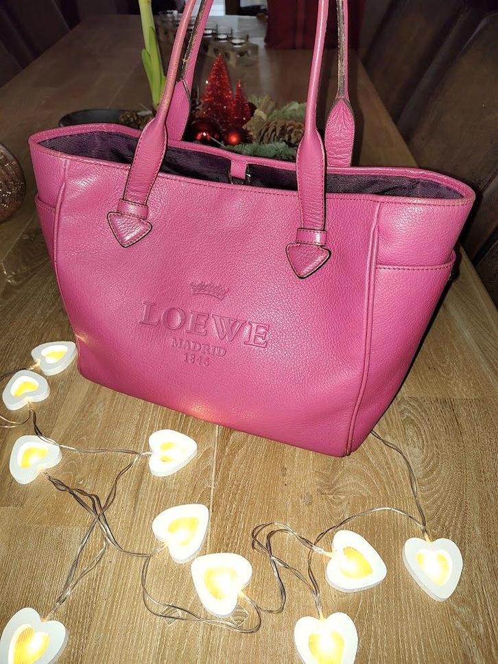 Loewe Tote bag - Roze leder, Handtassen en Accessoires, Tassen | Damestassen, Gebruikt, Handtas, Roze, Ophalen of Verzenden