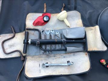 trousse à outils lada 70 - 80 beschikbaar voor biedingen