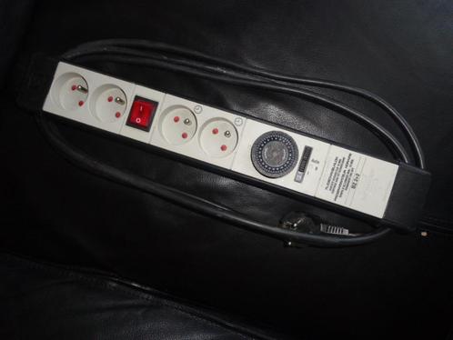 Brennensthul 3800 watt stekkerdozen met klok, Doe-het-zelf en Bouw, Elektriciteit en Kabels, Zo goed als nieuw, Kabel of Snoer