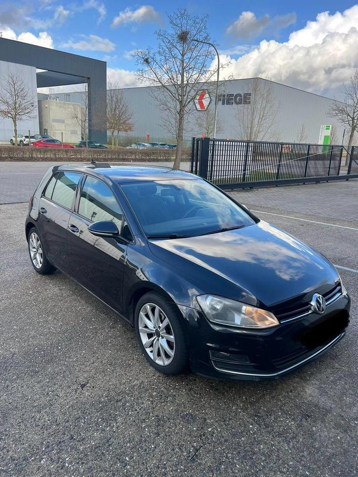 La VW Golf 7 1.6 TDI approuvée pour la vente sous forme rose, Autos, Volkswagen, Particulier, Golf, ABS, Phares directionnels