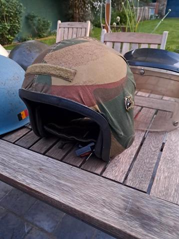 Helm 9 stuks beschikbaar voor biedingen