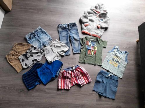 Pakket jongenskledij 74/80 (merkjes en niet merkjes), Kinderen en Baby's, Babykleding | Baby-kledingpakketten, Gebruikt, Maat 74