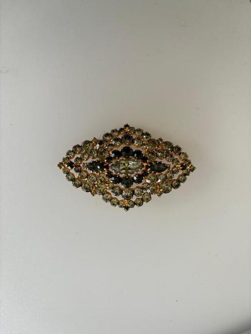 Vintage Broche Kitsch, Bijoux, Sacs & Beauté, Broches, Comme neuf, Autres matériaux, Gris, 4 à 7 cm, Avec cristal, Enlèvement ou Envoi