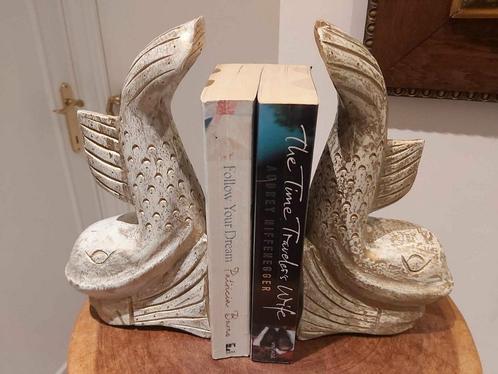 Te koop: Houten boekensteunen "Japanese Koi Fish", Verzamelen, Beelden en Beeldjes, Zo goed als nieuw, Ophalen of Verzenden