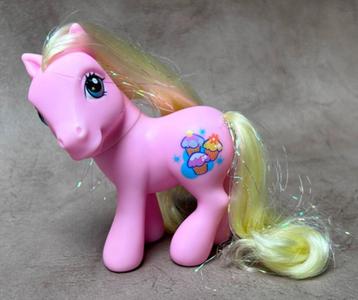 My Little Pony "Glitter Celebration Cupcake" (G3) beschikbaar voor biedingen