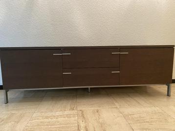 dressoir beschikbaar voor biedingen