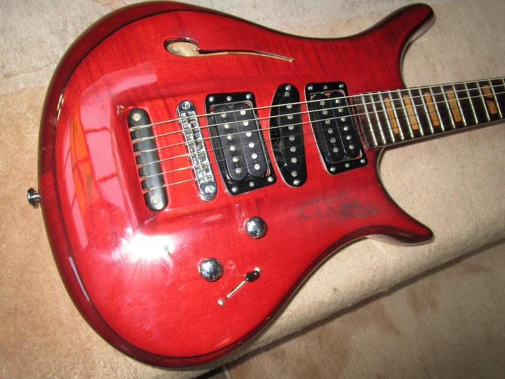 Gitaar KRITZ / STRADOVARIUS SJ219, Muziek en Instrumenten, Snaarinstrumenten | Gitaren | Bas, Gebruikt, Elektrisch, 6-snarig, Ophalen