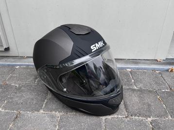 Donkergrijze motorhelm SMK - maat S beschikbaar voor biedingen