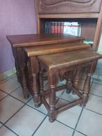 Eiken bijzettafeltjes, Ophalen