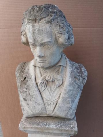  ' BEETHOVEN ' BORSTBEELD OP PILAAR disponible aux enchères