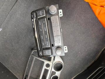 Originele auto radio  beschikbaar voor biedingen