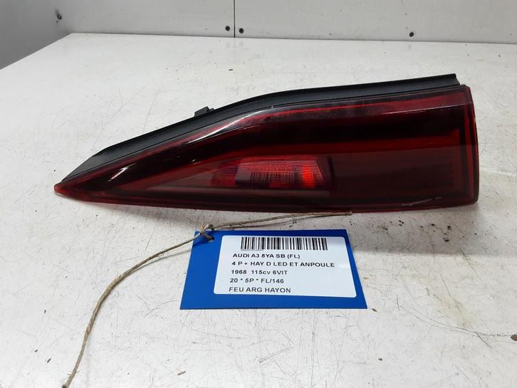 PANNEAU ARRIÈRE GAUCHE AVEC LAMPE Audi A3 Sportback (8YA), Autos : Pièces & Accessoires, Éclairage, Audi, Utilisé