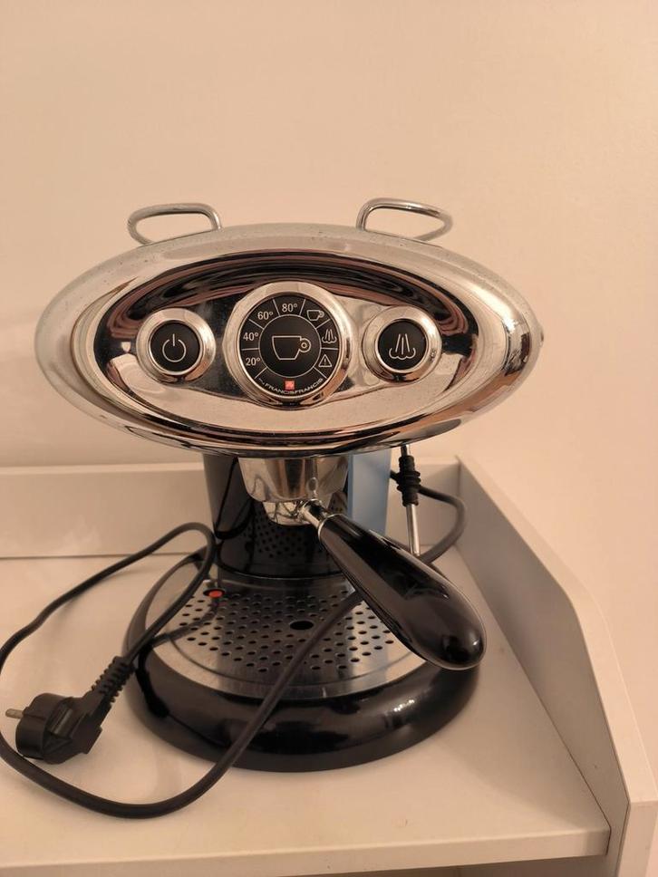 machine à café Illy, Elektronische apparatuur, Koffiezetapparaten, Zo goed als nieuw, Ophalen