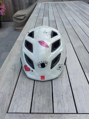 Kinderhelm MET 52-57cm beschikbaar voor biedingen