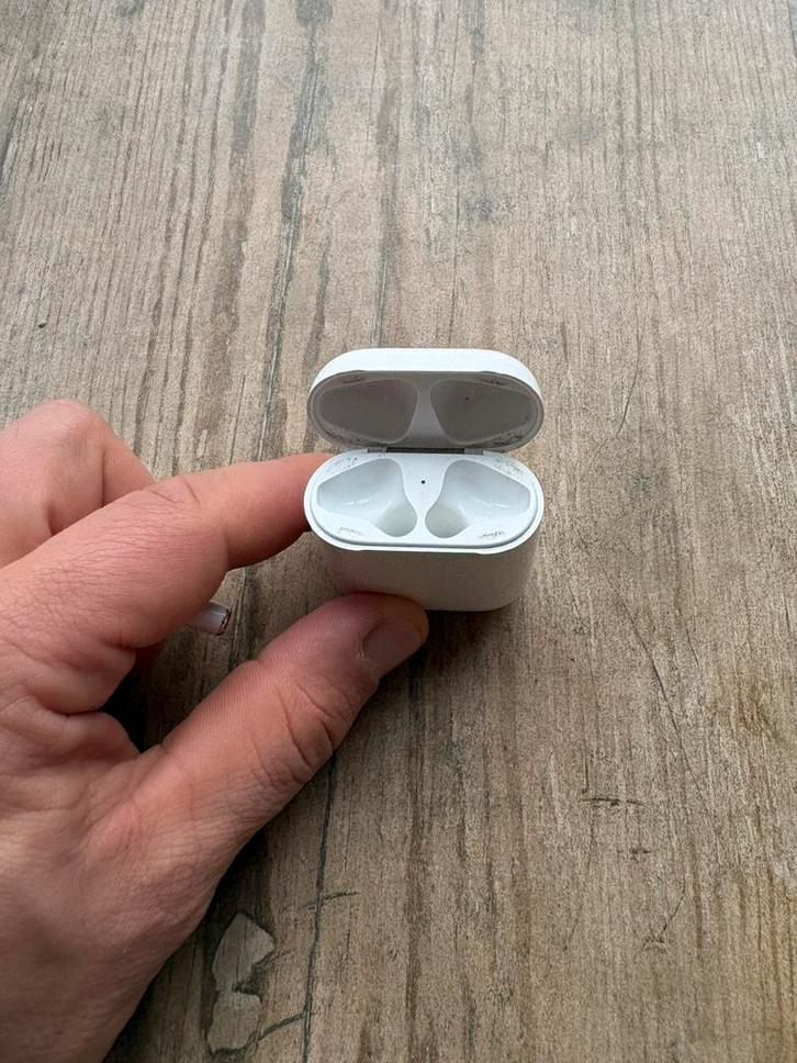 Airpods 2gen - 2021, Télécoms, Téléphonie mobile | Écouteurs, Comme neuf, Intra-auriculaires (In-Ear), Bluetooth, Enlèvement ou Envoi