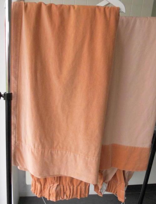 1 paar gordijnen gemaakt van zalmfluweel, hoogte 15, Huis en Inrichting, Stoffering | Gordijnen en Lamellen, Gebruikt, 100 tot 150 cm