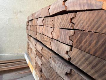 Nieuwe hardhouten planken Azobe tand/groef 129cm lang beschikbaar voor biedingen