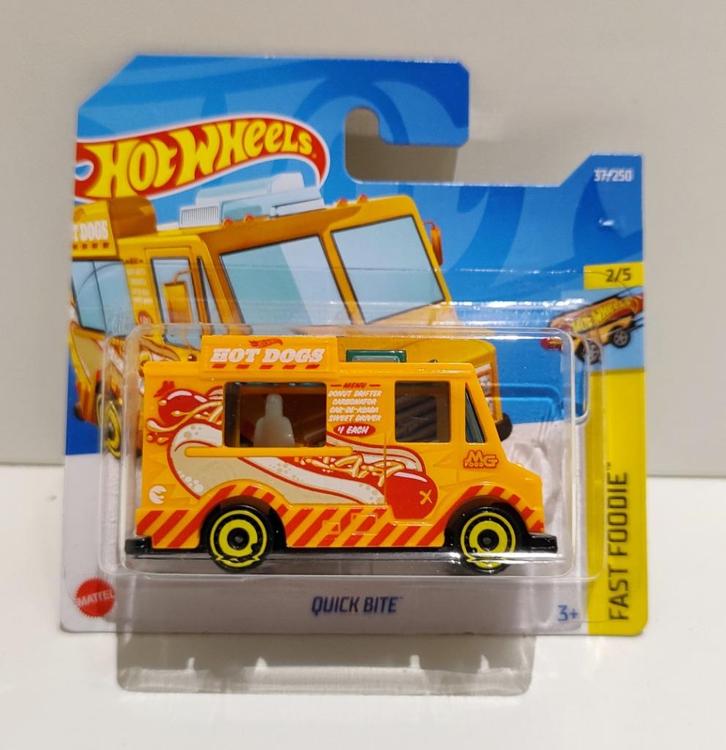 Hot Wheels Treasure Hunt Quick Bite Food Hot Dogs (2022), Hobby en Vrije tijd, Modelauto's | Overige schalen, Ophalen of Verzenden