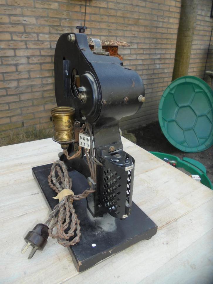 Antieke Zeiss Ikon Filmprojector 16mm uit 1930, Verzamelen, Foto-apparatuur en Filmapparatuur, Projector, Voor 1940, Ophalen of Verzenden