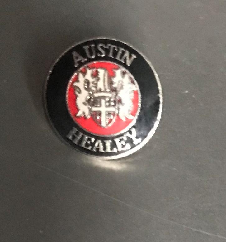 Épinglette à revers ou à chapeau Austin Healey, Collections, Broches, Pins & Badges, Comme neuf, Envoi
