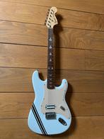 Squier Tom Delonge Strat met upgrades., Ophalen of Verzenden, Zo goed als nieuw